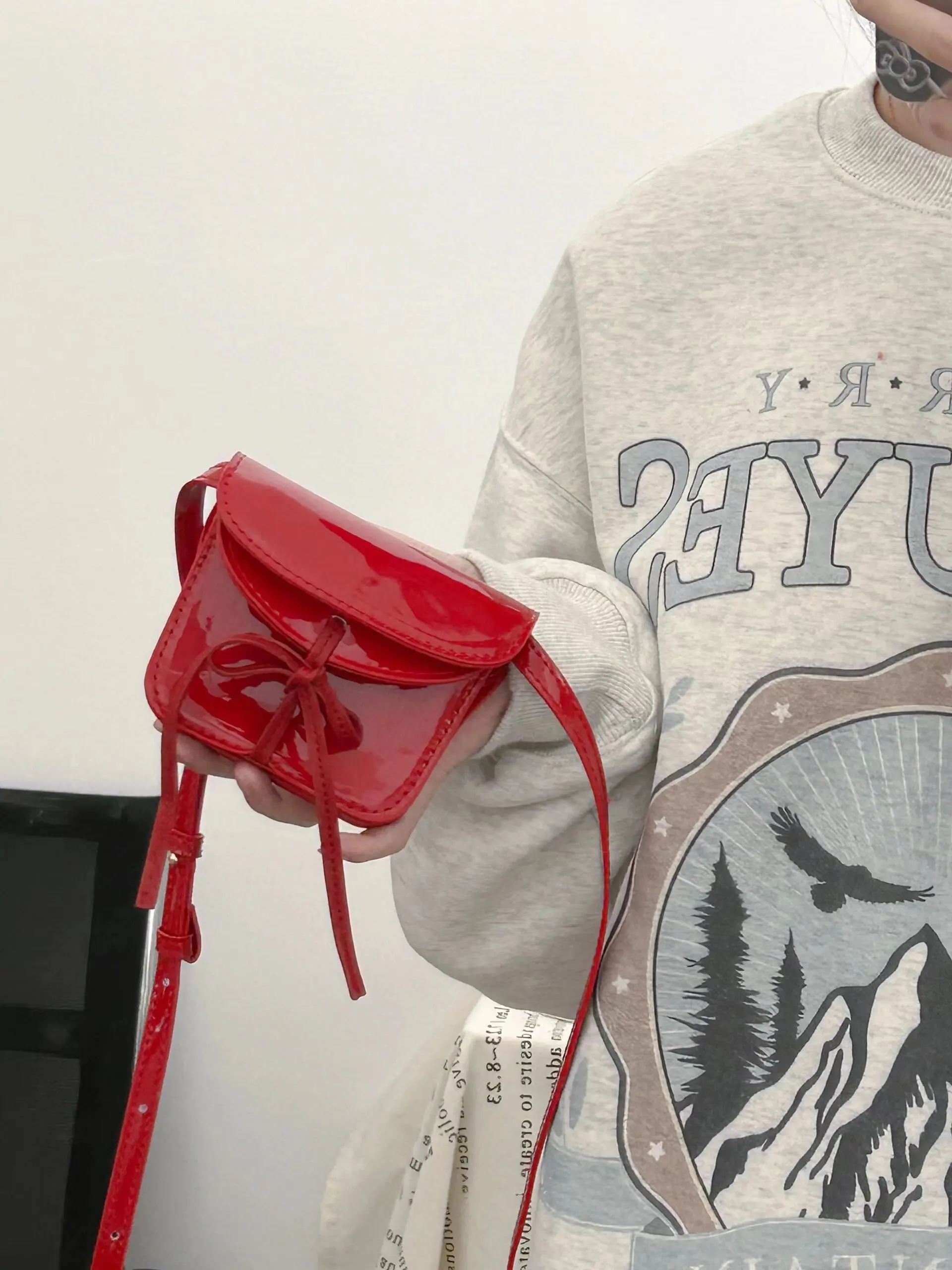 Mini bolso cruzado de charol con lazo de sobre rojo Premium, bolso cuadrado pequeño con textura a la moda para mujer, novedad de Primavera/Novedad de verano 2025