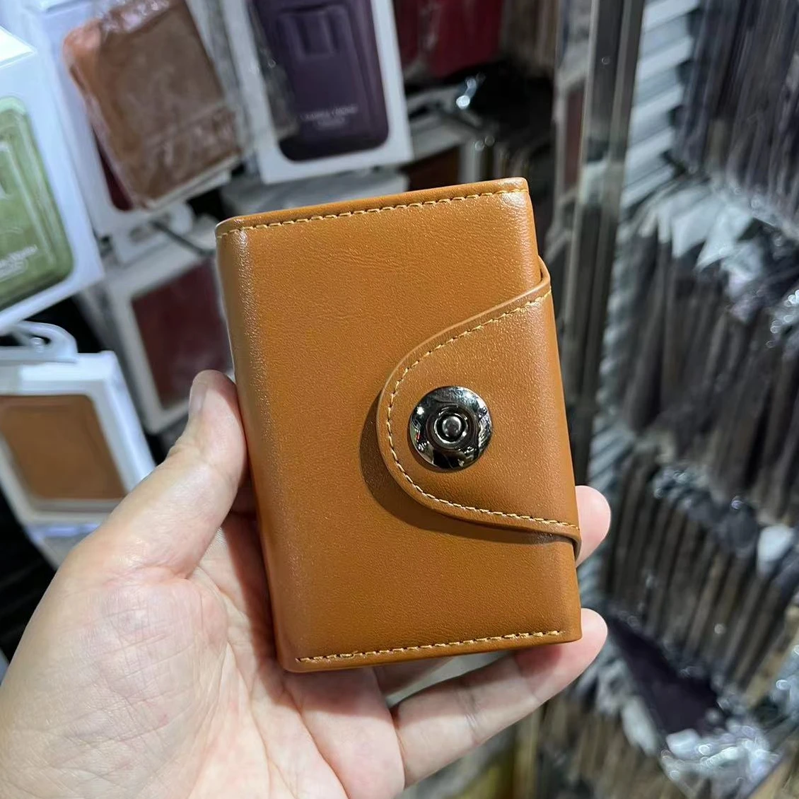 PU Leather Card Holder Wallet Three Holder Travel Business Card Holder with Magnetic Buckle With bouncing device