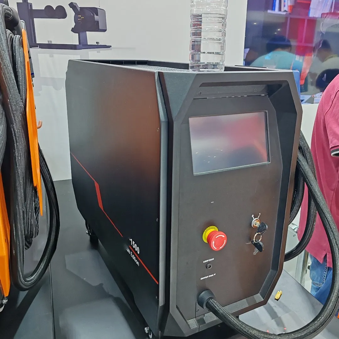 

Low price air cooled laser welding machine 1500W Laser Welder For Metal Aluminum