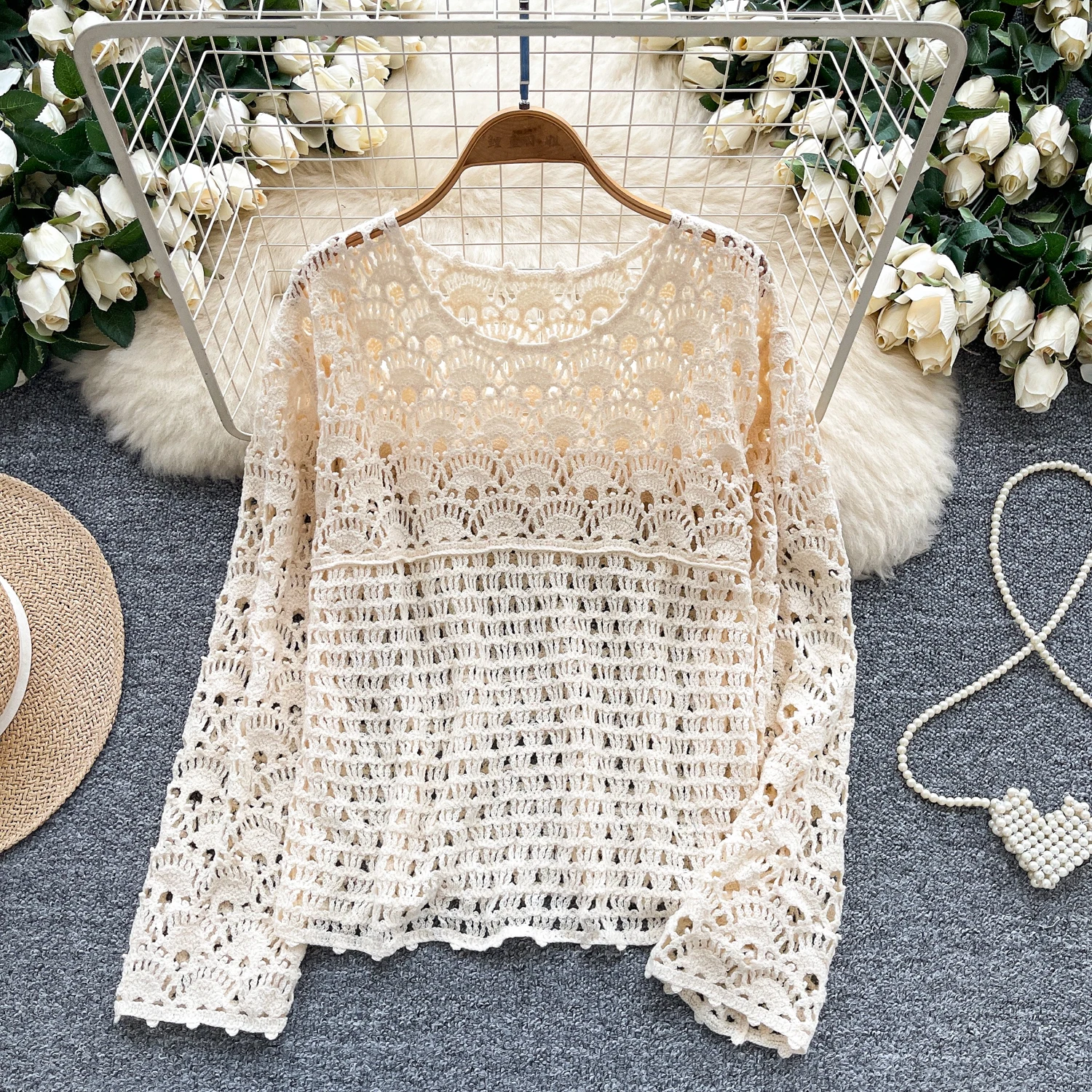 

2025 Autumn Bohemian Hollow Crochet Knitted Tops Women's Holiday Loose Casual Beach Cover-up Tops