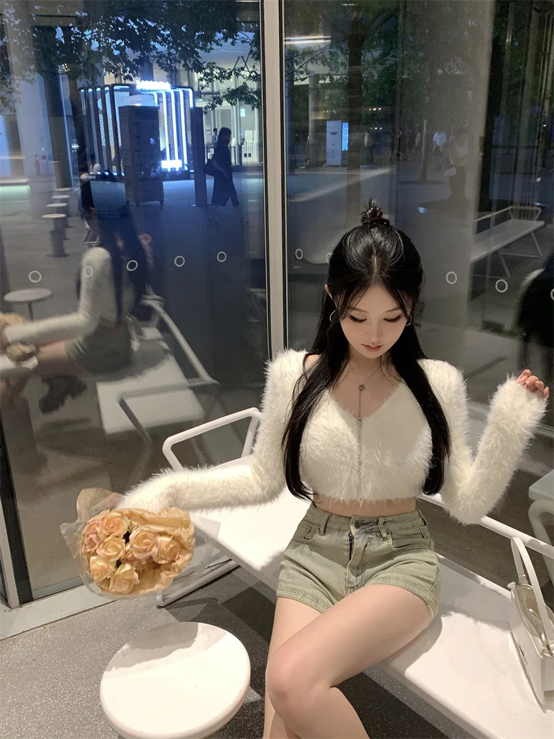 ผู้หญิงเซ็กซี่สั้นเสื้อสเวตเตอร์ถักฤดูใบไม้ร่วงปลอม Mink ถักซิปเสื้อกันหนาว