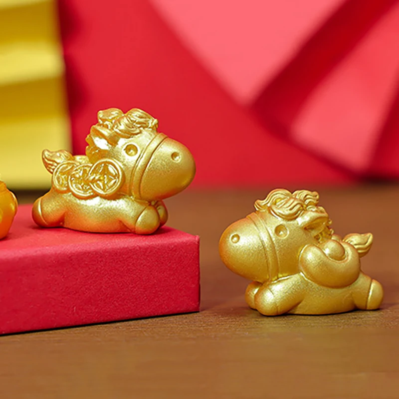2026 تماثيل السنة الجديدة المنمنمات الكرتون محظوظ الذهب الحصان المشهد الصغير الحلي غرفة المنزل مكتب زينة هدية