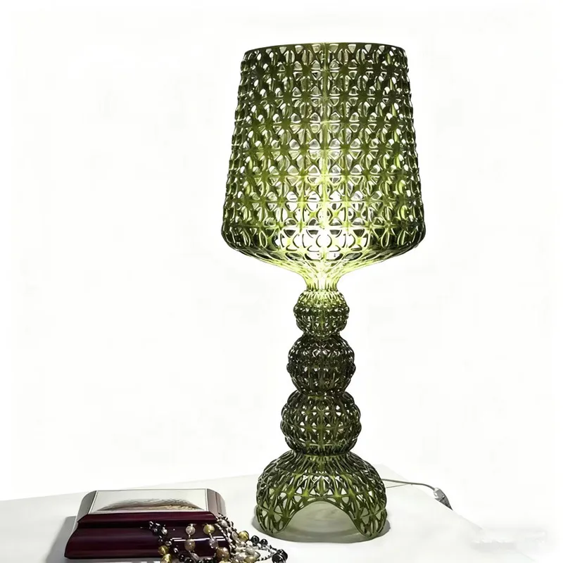 Lámpara de pie de decoración del hogar de alta gama, en forma de copa de vino acrílica, con un estilo moderno y adecuada para Living Roo