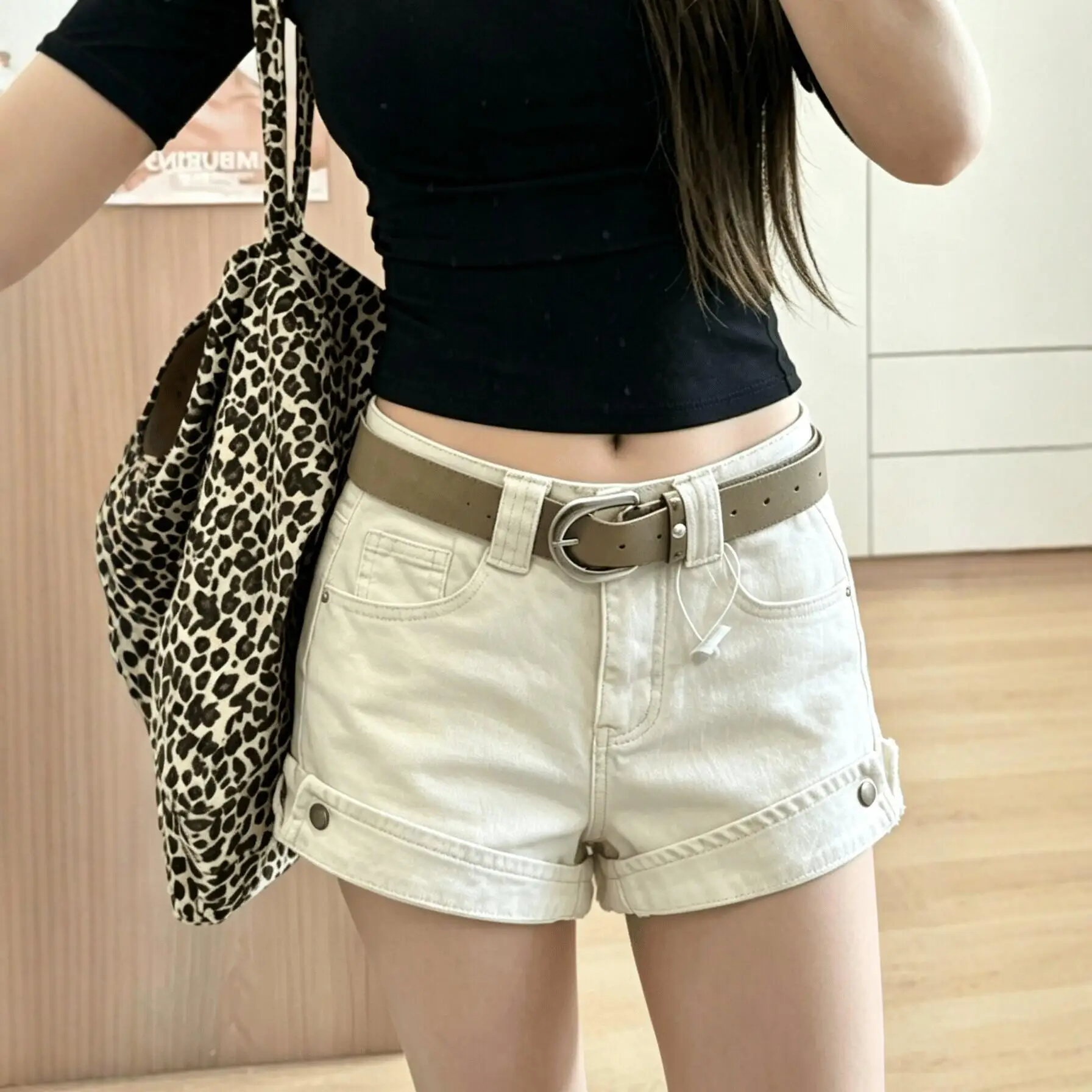 High Waist Beige Denim Shorts Women's Summer New Slim-fitting Spice Girl Hip-wrapped Hot Pants