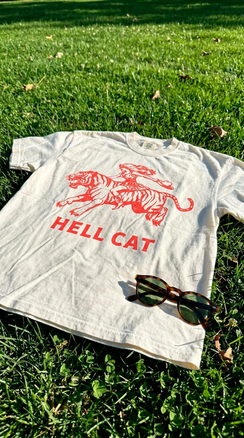 Vintage Cowgirl Hell Cat T-Shirt - Retro Cowgirl Western Shirt - Aesthetic Tee - Tiger Shirt - Funny Trendy Shirt