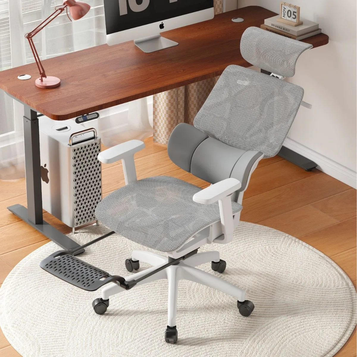 

Ergonomic high-back mesh office chair with 3D adjustable armrests and adjustable seat height - modern design for home office