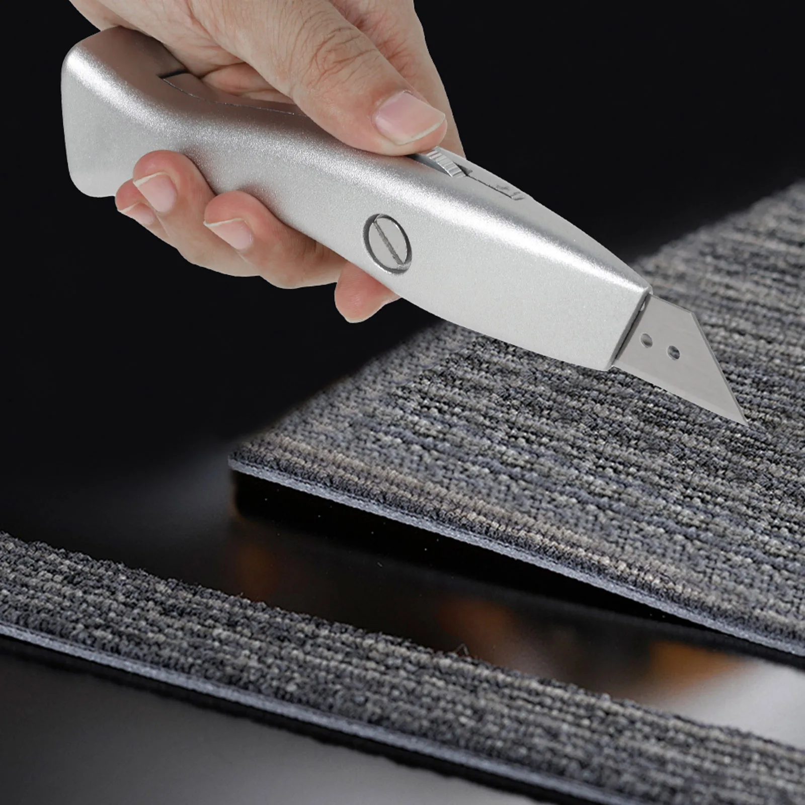 مجموعة سكاكين السجاد سكّين متعدّد الاستخدامات مع شفرة بديلة لقطع السجاد شديدة التحمل أداة قطع سبائك الورق المقوى والسجاد والبلاستيك
