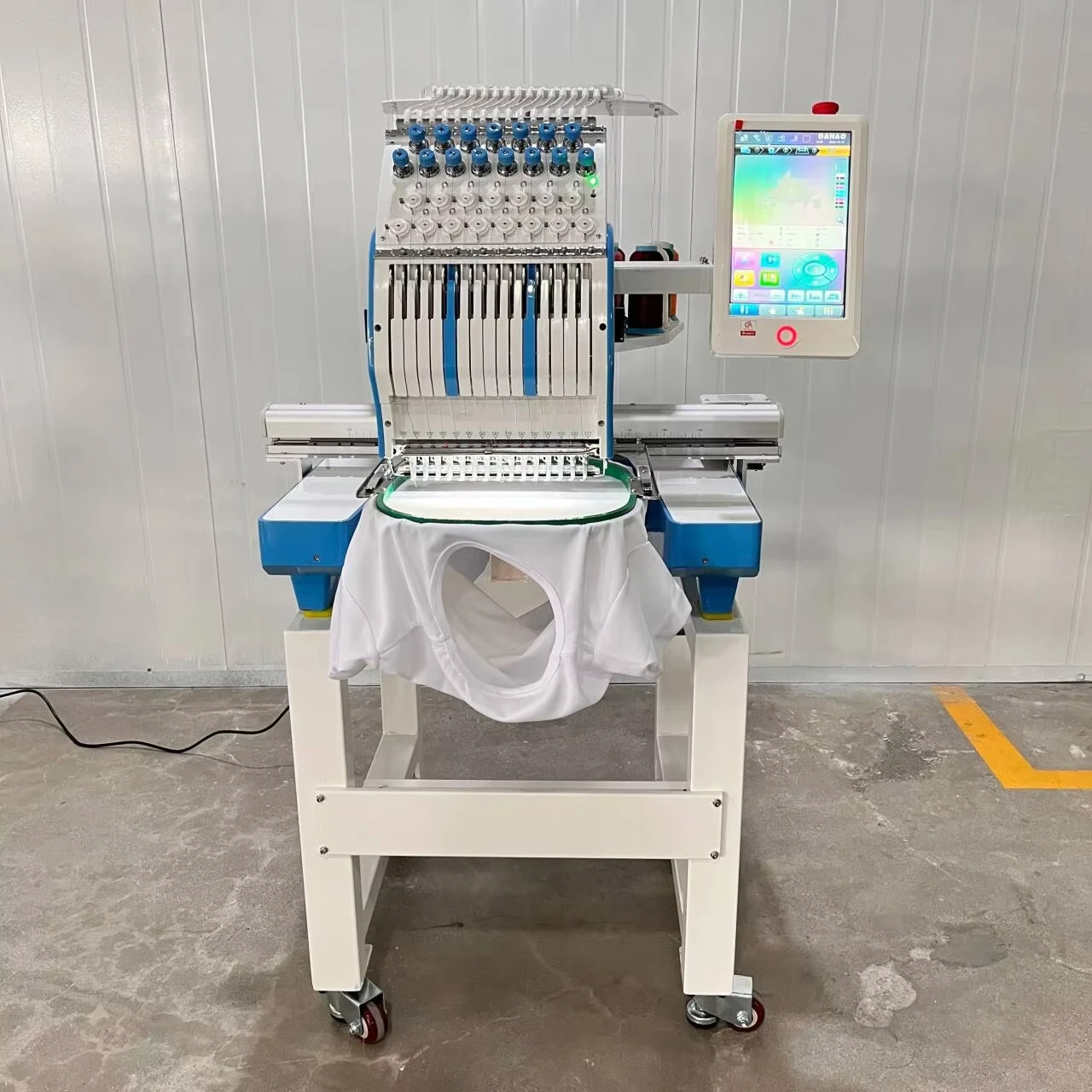 Yeshi Customize Colors and Logo 16 Languages Multi Needles Automatic Computerized Embroidery Machine