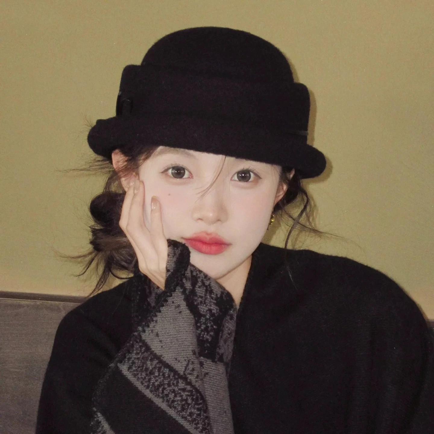 Thousand gold black top hat women's autumn and winter retro elegant curling fisherman hat advanced sense