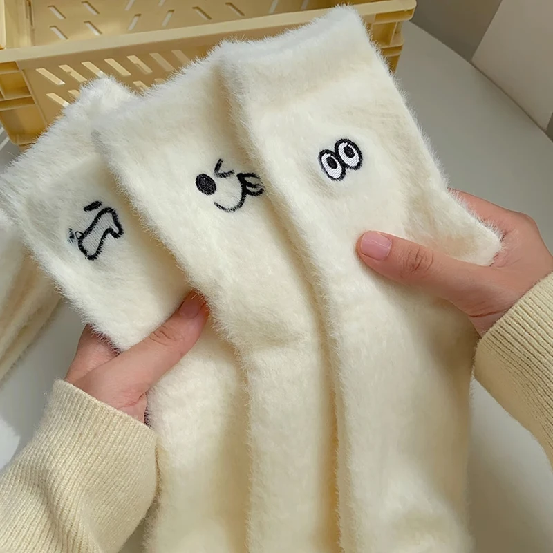 2023 New Autumn Winter Thicken Women Socks Cute Embroidered Plush Socks for Women Warm Mimetic Mink Funny Emoticon Socks 35-40