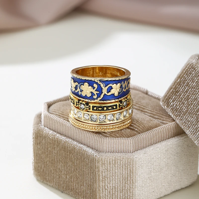 4-piece/set Retro Trend Inlaid Zircon Pattern Multi-layer Ring, Women's Personalized Creative Holiday Accessories Jewelry