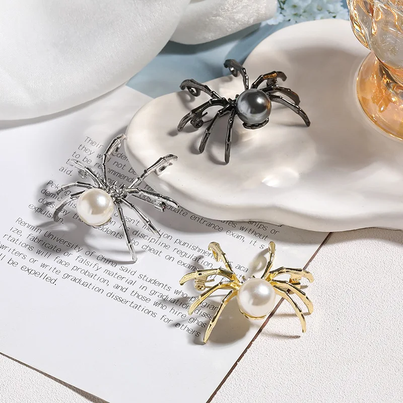 Europe And The United States High-grade Personality Cold Wind Spider Brooch Clothing Accessories Corsage Vintage Alloy pin