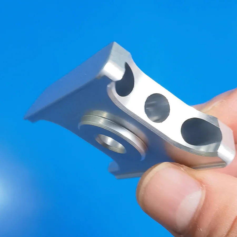 

Алюминиевые подставки для роликовых коньков, высокоточные подставки для обуви с технологией ЧПУ