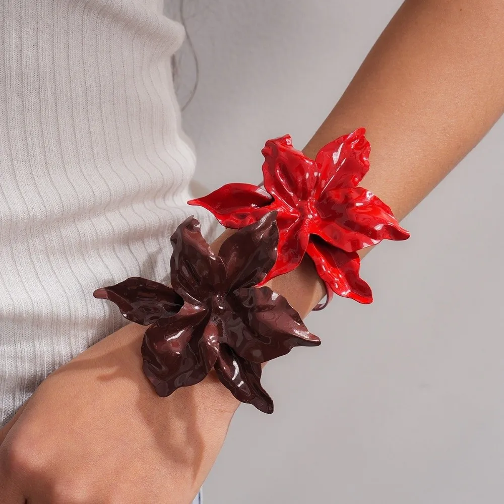 

Luxury Large Exaggerated Flower Bangle Metal Red Flower Bracelet Gorgeous Open Flower Hand Ring Jewelry Accessories