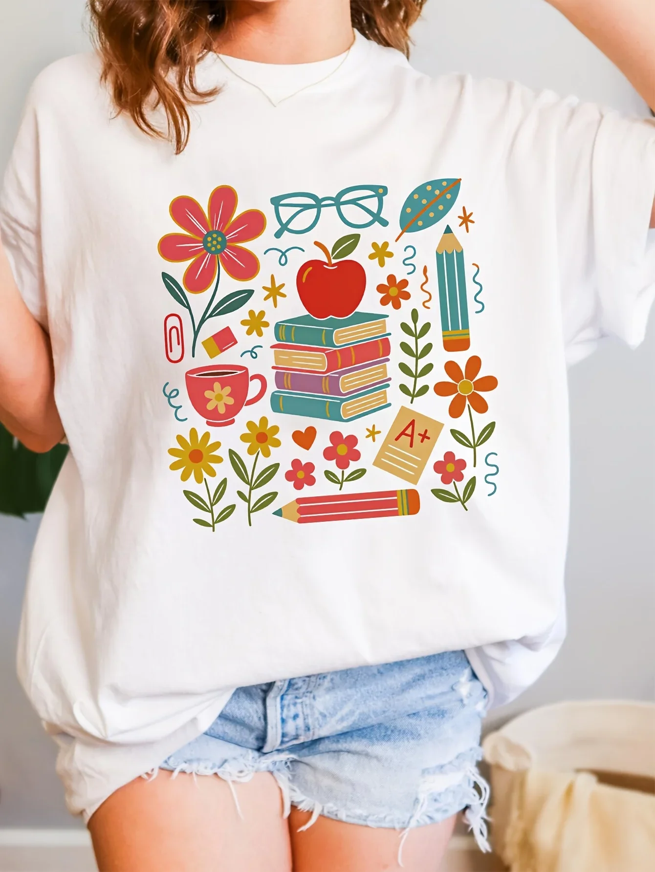 Women'S Casual Cute Teacher Tee Floral and Book Print Back To Style Bookish Aesthetic Gift for Book Lovers Comfortable Colors