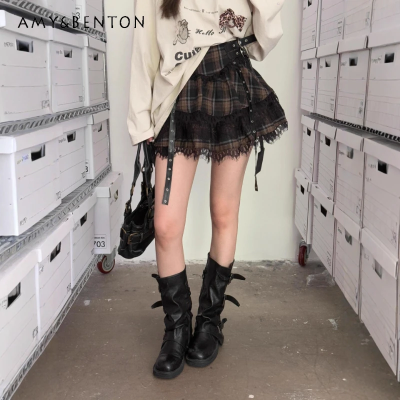

Vintage Design Women's Clothing 2025 Autumn New Sweet Spicy Sexy Lace Splicing Plaid Slimming Versatile Short Half Skirts Ladies