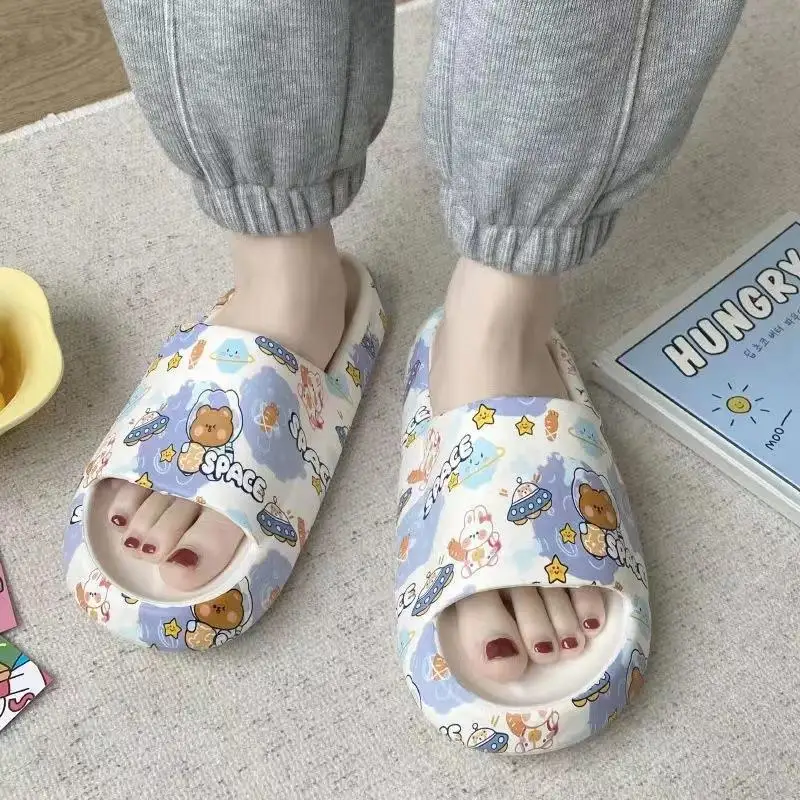 Summer Japanese girl heart fashion internet celebrity cute little bear summer outdoor wear indoor wear thick soled sandals trend