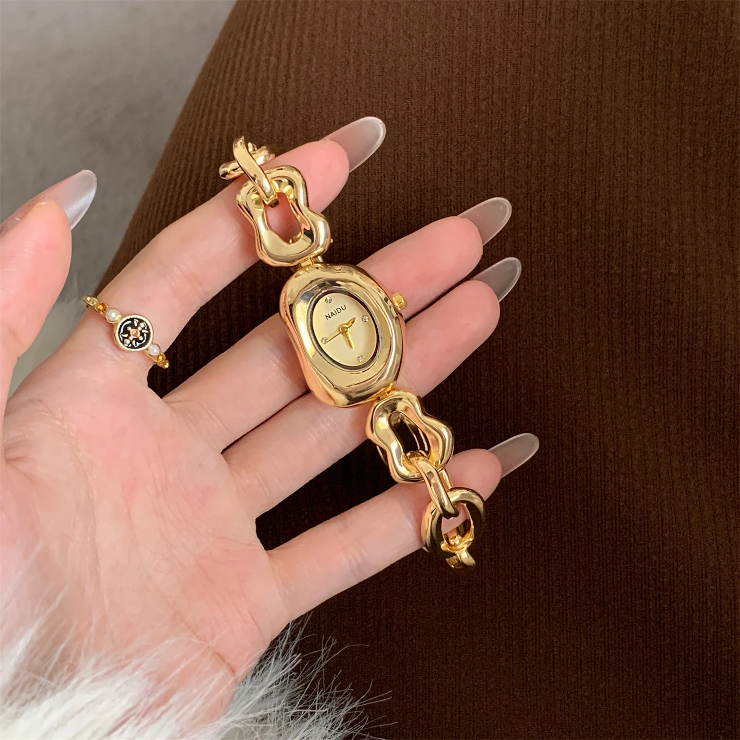 

Elegant Vintage Bracelet Watch, Women'S Luxury Fashion Chain Watch, Fashionable Quartz Watch, High-End Luxury Women'S Watch.