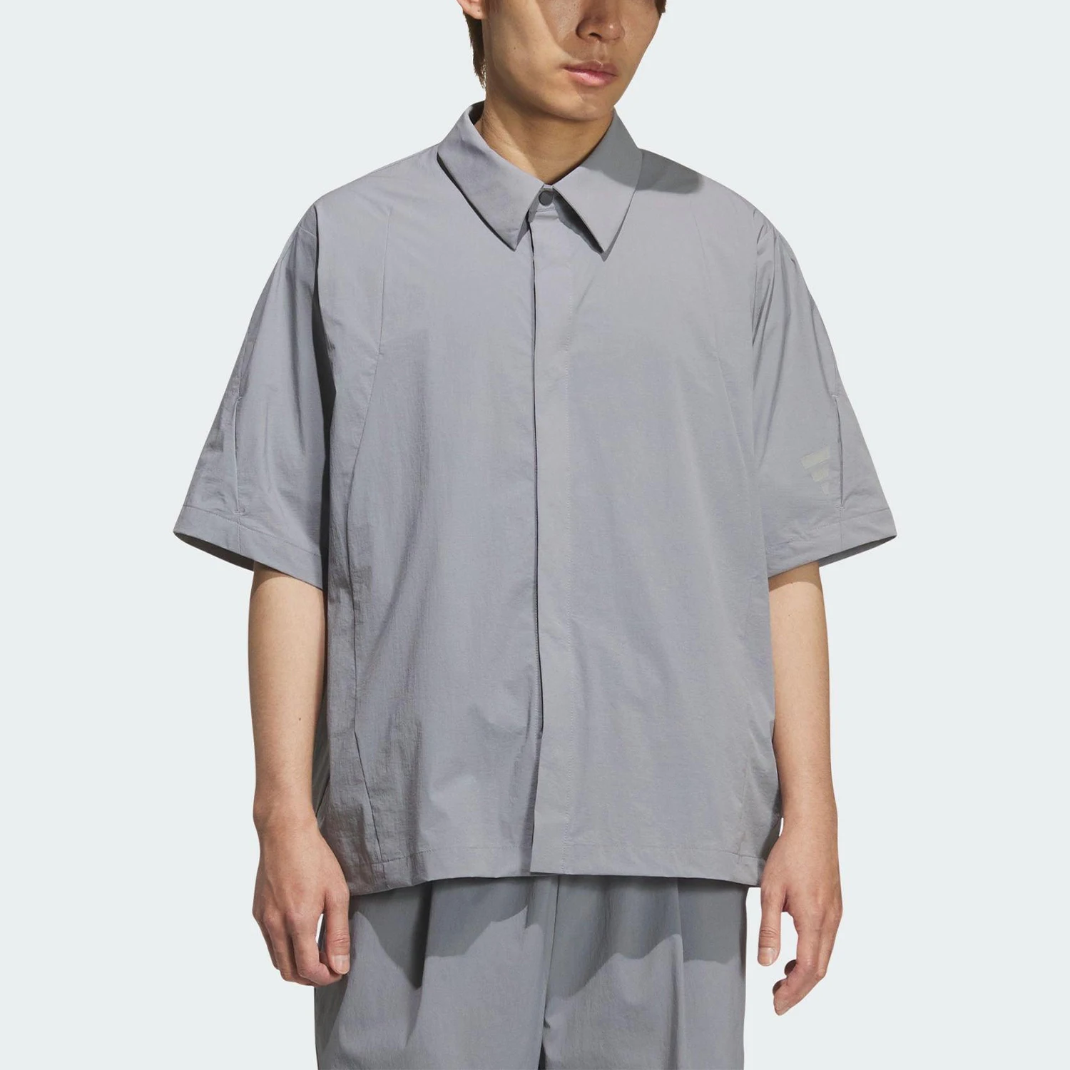 

Adidas genuine summer men's woven loose and simple short sleeved shirt KC0099