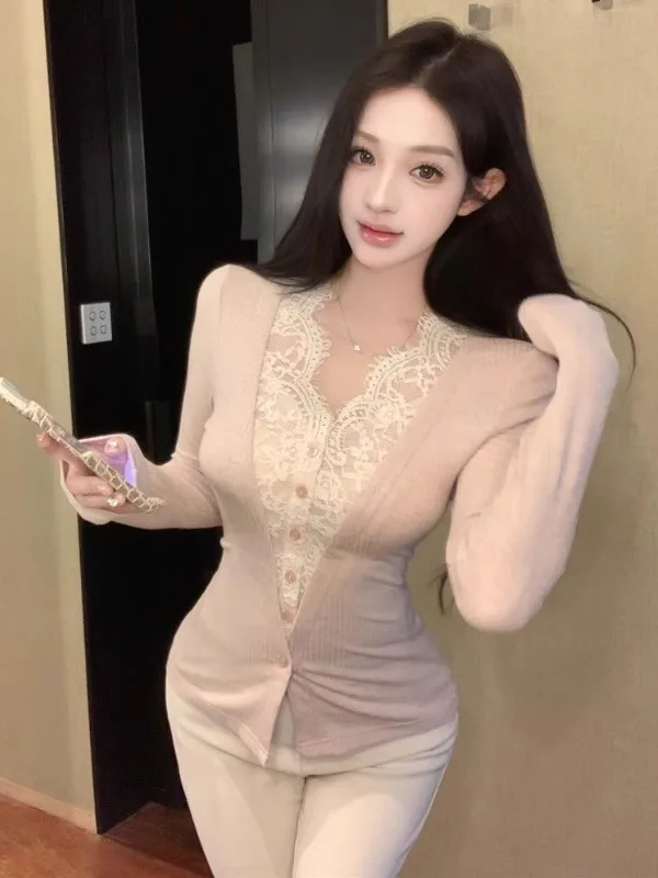 

Sweet Lace Splice Long Sleeve T-Shirt Women's Fashion Inner Wear Base Shirt Pure Desire Style City Walk Standard Fit Autumn New