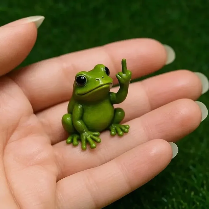 Novel Animal Statue: Mini Middle Finger Frog Sculpture Interesting Decorative Ornaments and Miniature Models