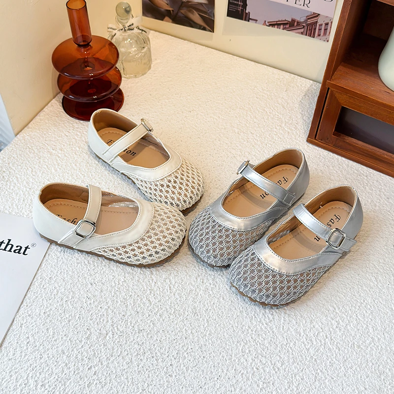 

Girls Vacation Beach Sandals 2026 New Summer Toddler Ankle Strap Sandals Soft Sole Simple Trendy Elegant Girls Party Wedding