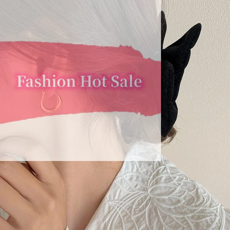 2Pcs Minimalist Teardrop Hoop Earrings With Gold And Silver Polished Finish Hypoallergenic Perfect For Daily Wear Date Party
