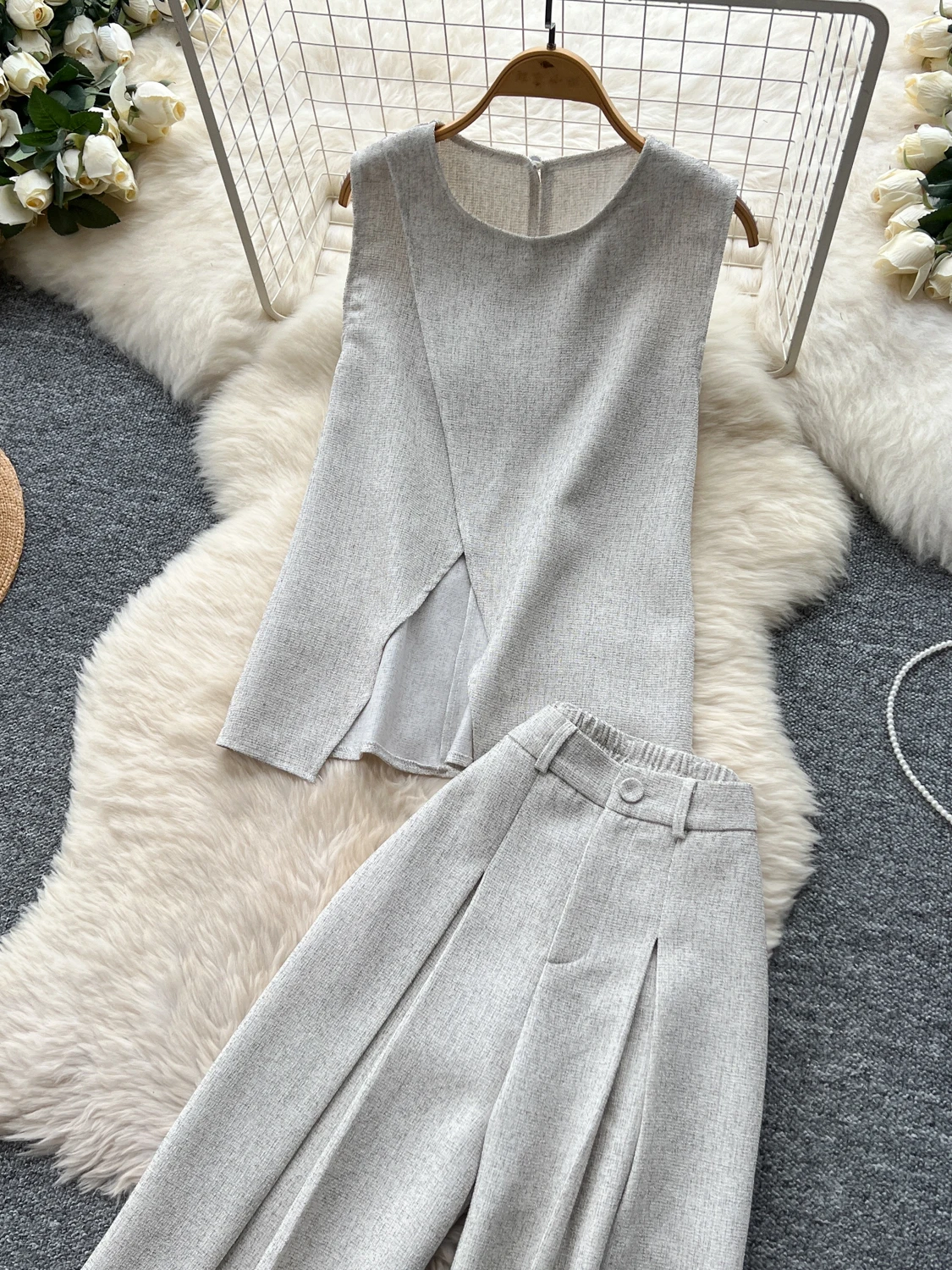 

Повседневный женский костюм с высокой талией, летний дизайн, топ с асимметричными разрезами, комплект из двух предметов, модная студенческая рабочая одежда