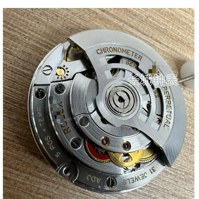 ملحقات الساعة: حركة شانغهاي 3230 الجديدة، بدون تقويم، ماء Gh-ost، ميكانيكية أوتوماتيكية ذات حركة ثابتة