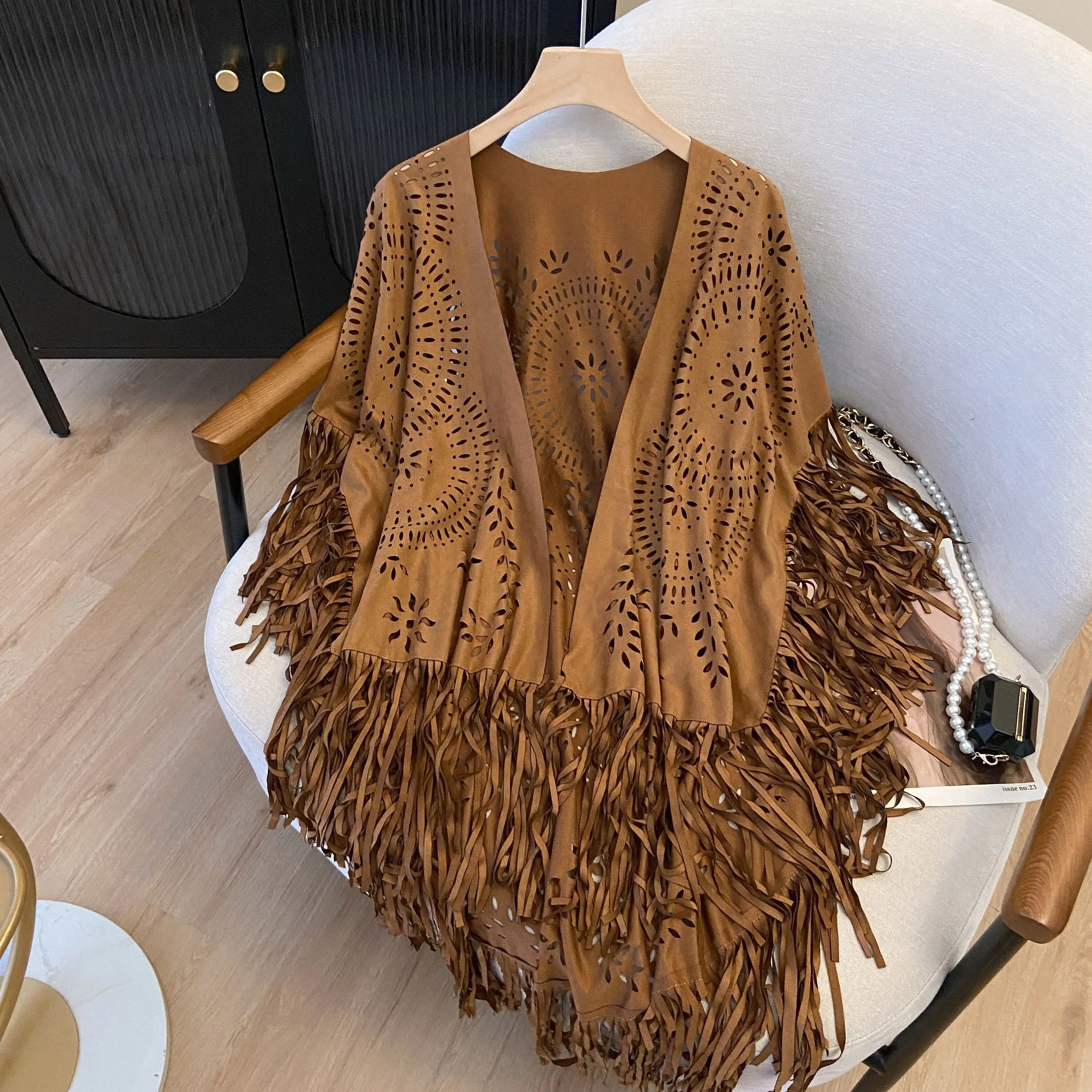 

Bohemian Style Suede Vest Western Cowboy Ethnic Wind Brown Jacket Hollow out Tassel Super Large Cloak Scarf Shoulder Shawl
