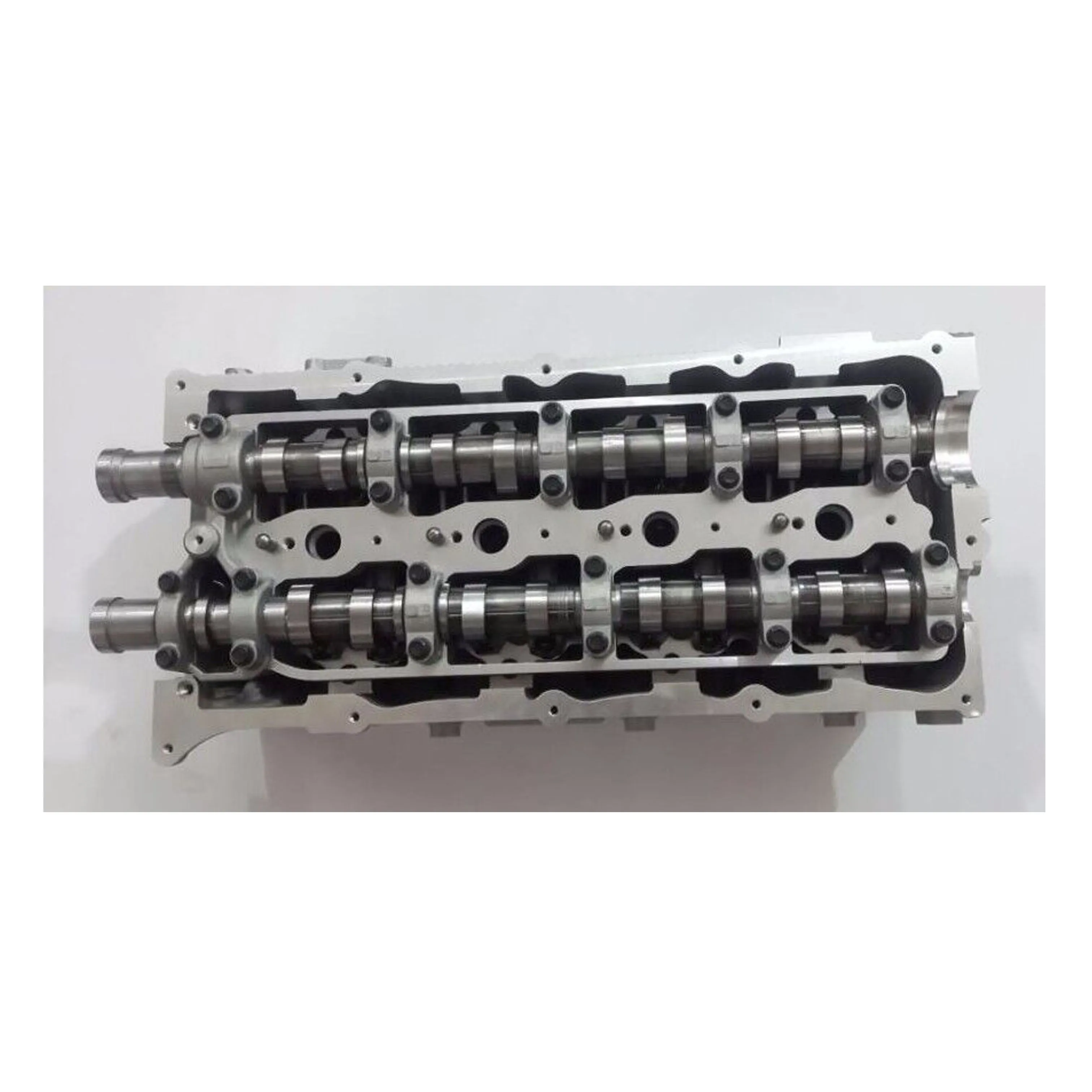 

Cylinder head complete for Hyundai H1 H200 Kia Sorento D4CB 2.5 CRDI 22100-4A000