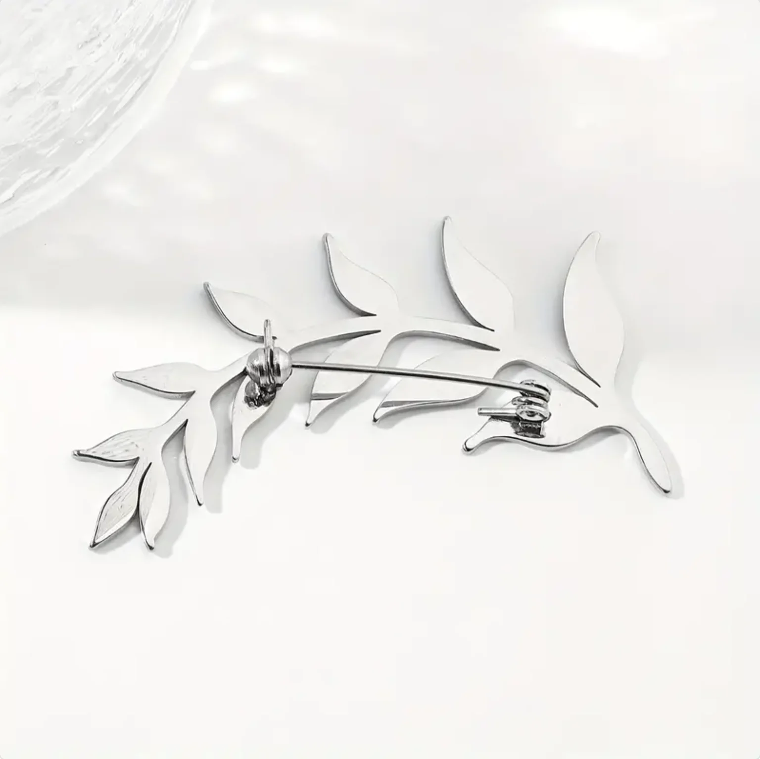 Stainless Steel Leaf Brooch Creative Fashion Badge Men\'s Pins Gifts