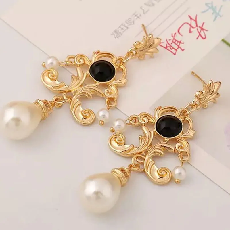 Medieval Vintage Hollowed Out Flower Pearl  Drop Earrings for Women French Retro Court Style High-end Jewelry