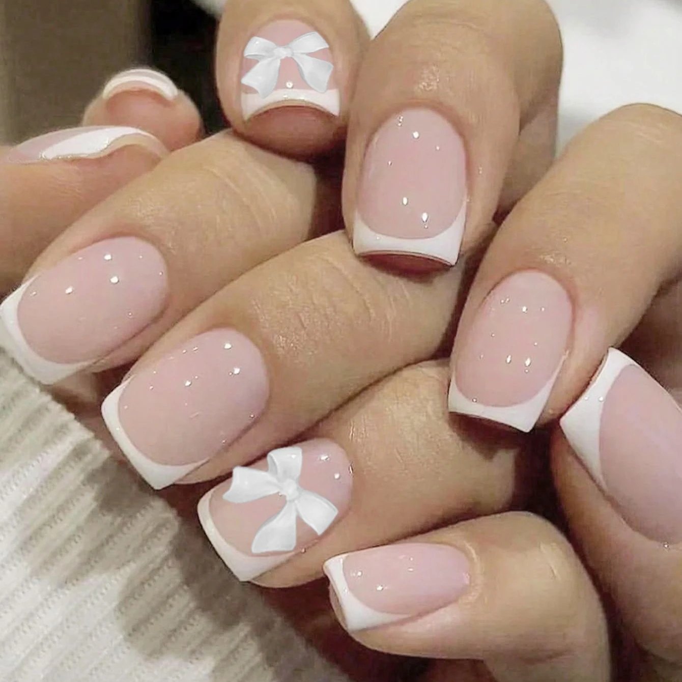 10 PCS  White Short Square With White Bowkont On  Fake Nails-Full Cover Fake Nail Set-1pc Nail File & 1Nail Glue Sticker Kit Nai