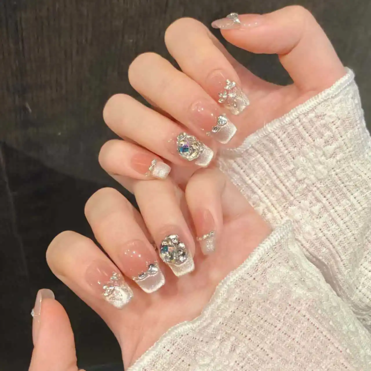 Romantic Short Gradient Flash White Shiny Diamond Nail Strips Luxury Wearable False Nails Elegant Nail Art Decorations