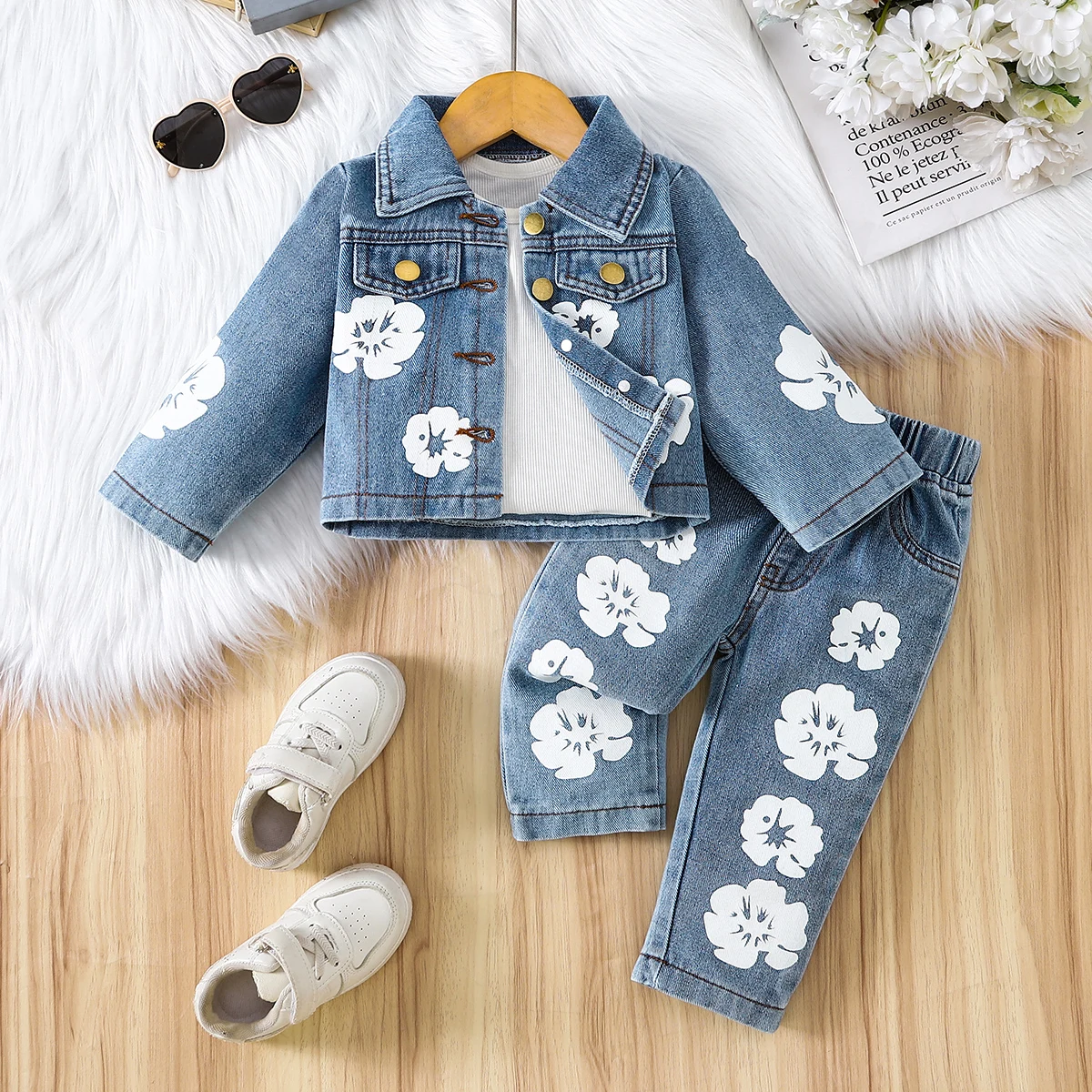 

Джинсовый наряд с цветочным принтом для девочек, милая крутая повседневная износостойкая тканевая куртка с металлической пряжкой и цветочным декором, повседневный стиль