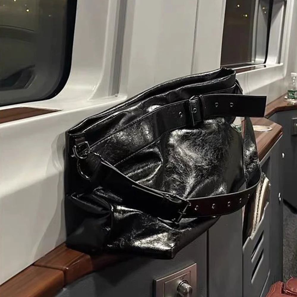 

Черная сумка через плечо большой вместимости, сумки через плечо из искусственной кожи для женщин, кошельки и сумки-хобо в стиле панк, дорожная сумка