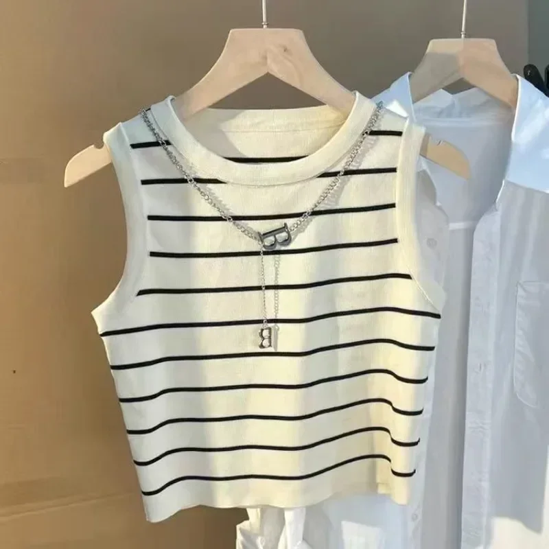 ฤดูใบไม้ผลิฤดูร้อนลายถักแขนกุดเอวสูงสะดือสั้นเสื้อกั๊กเสื้อยืด Tops Tank Tops ผู้หญิงสีขาวรัดตัว Top