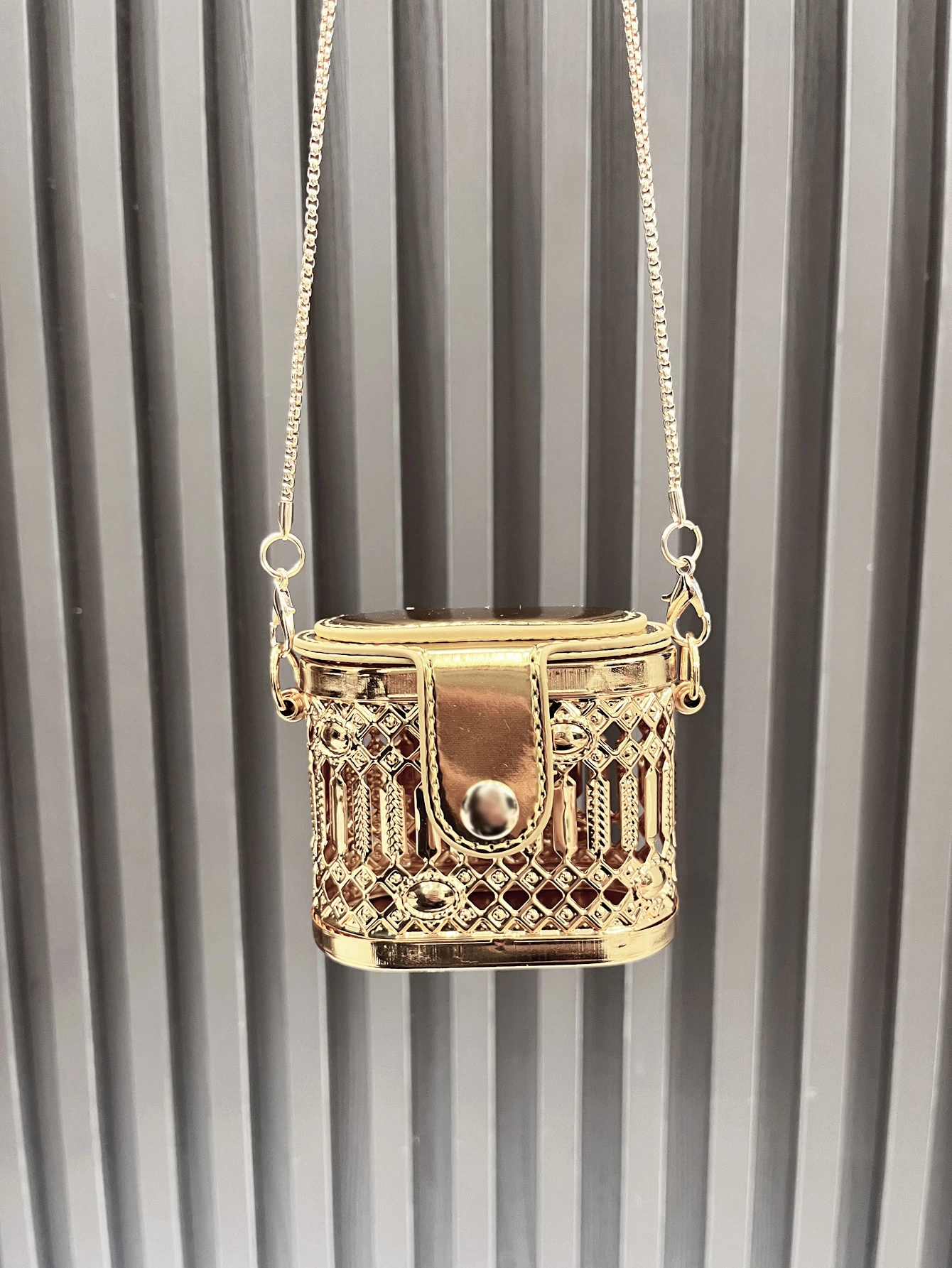 Маленькая сумка Золотые дизайнерские сумки на ремне Вечерняя сумка Кошельки и сумочки забавной металлической формы Кошелек-клатч Вечеринка Свадьба