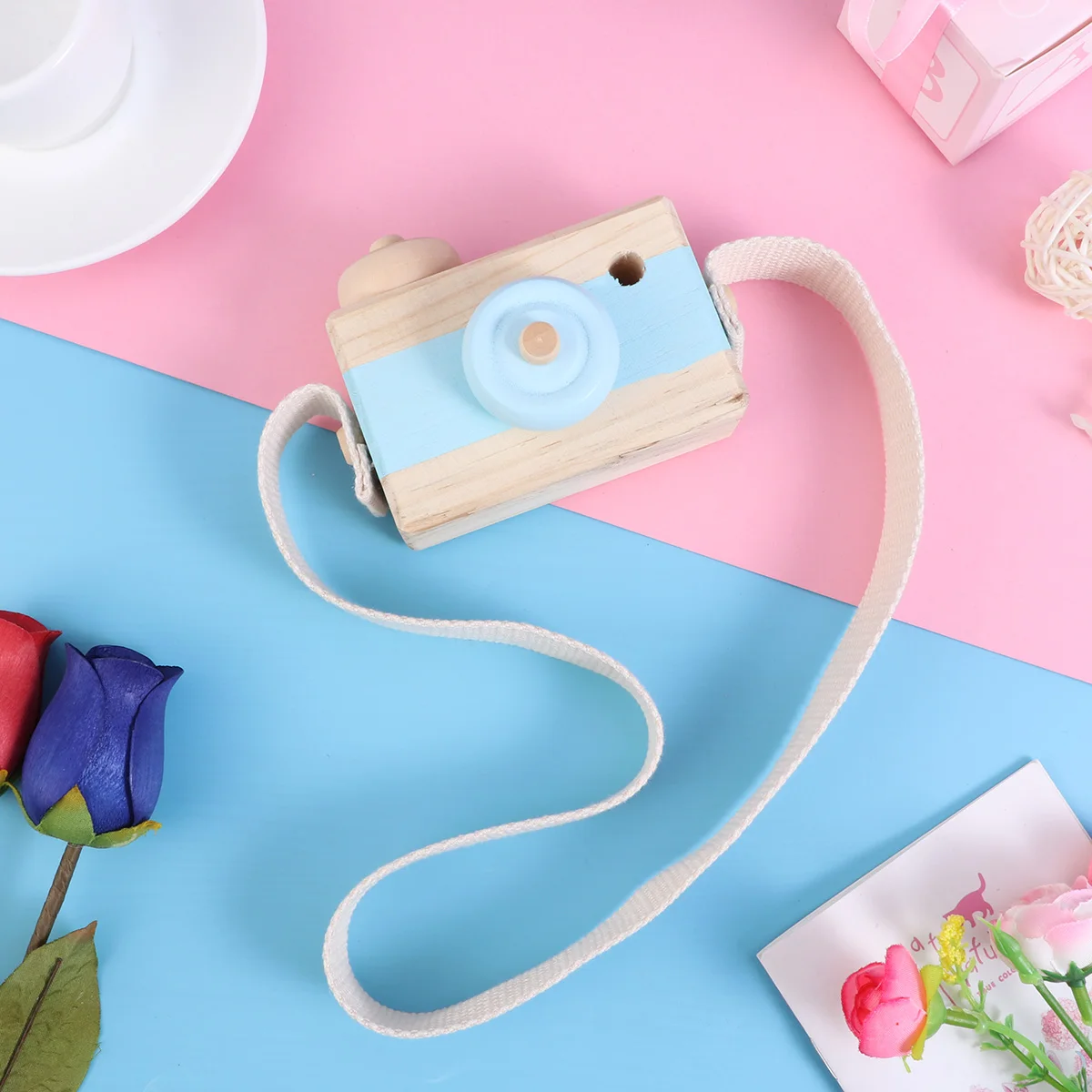 

Wooden Mini Camera Toy Kids' Room Hanging Decor Photo Taking Props Birthday Christmas Gift for Children Kids (Blue)