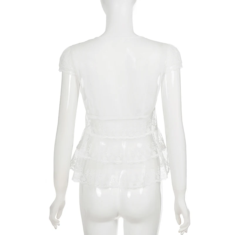 SUCHCUTE Vintage Fairycore weißes Spitzen-Oberteil, durchsichtig, Damen, V-Ausschnitt, kurze Puffärmel, Knopfleiste, Rüschensaum, Y2K Crop Top, schick – Detail 5