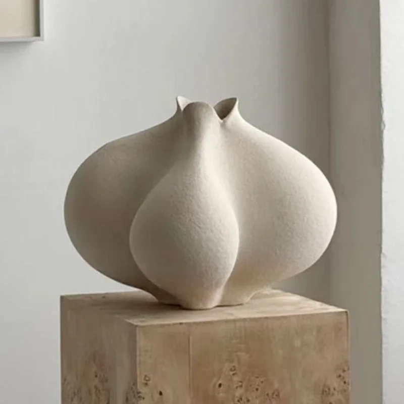 Abstract Vases Nordic Living Room Decoration Flower Vase Table Art Aesthetic Vases Luxury Home Interior Decor Flowers Bottle