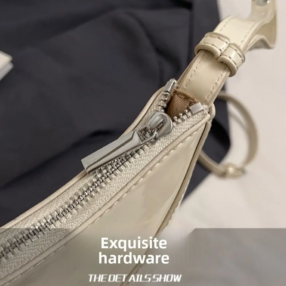 PUレザー半月型クロスボディバッグ 多用途クロスボディPUレザーショルダーバッグ 韓国風財布 腕の下バッグ 旅行用