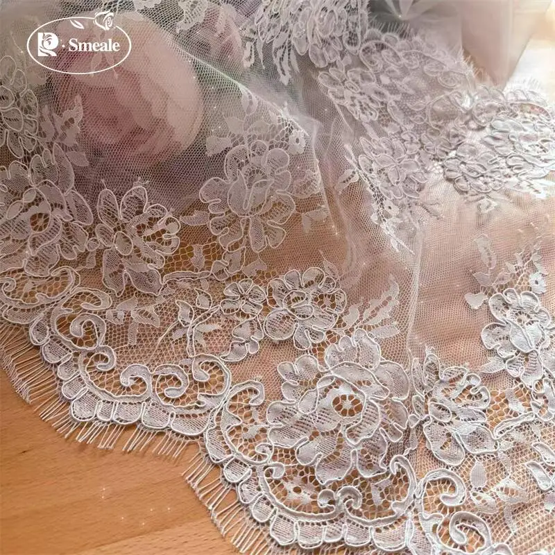 3MX38CM, Schwarz-Weißer Wimpernspitzenbesatz für Hochzeitskleider, Romantische Blumen, DIY-Nähzubehör. Kordelbestickter Spitzenstoff. – Detail 4