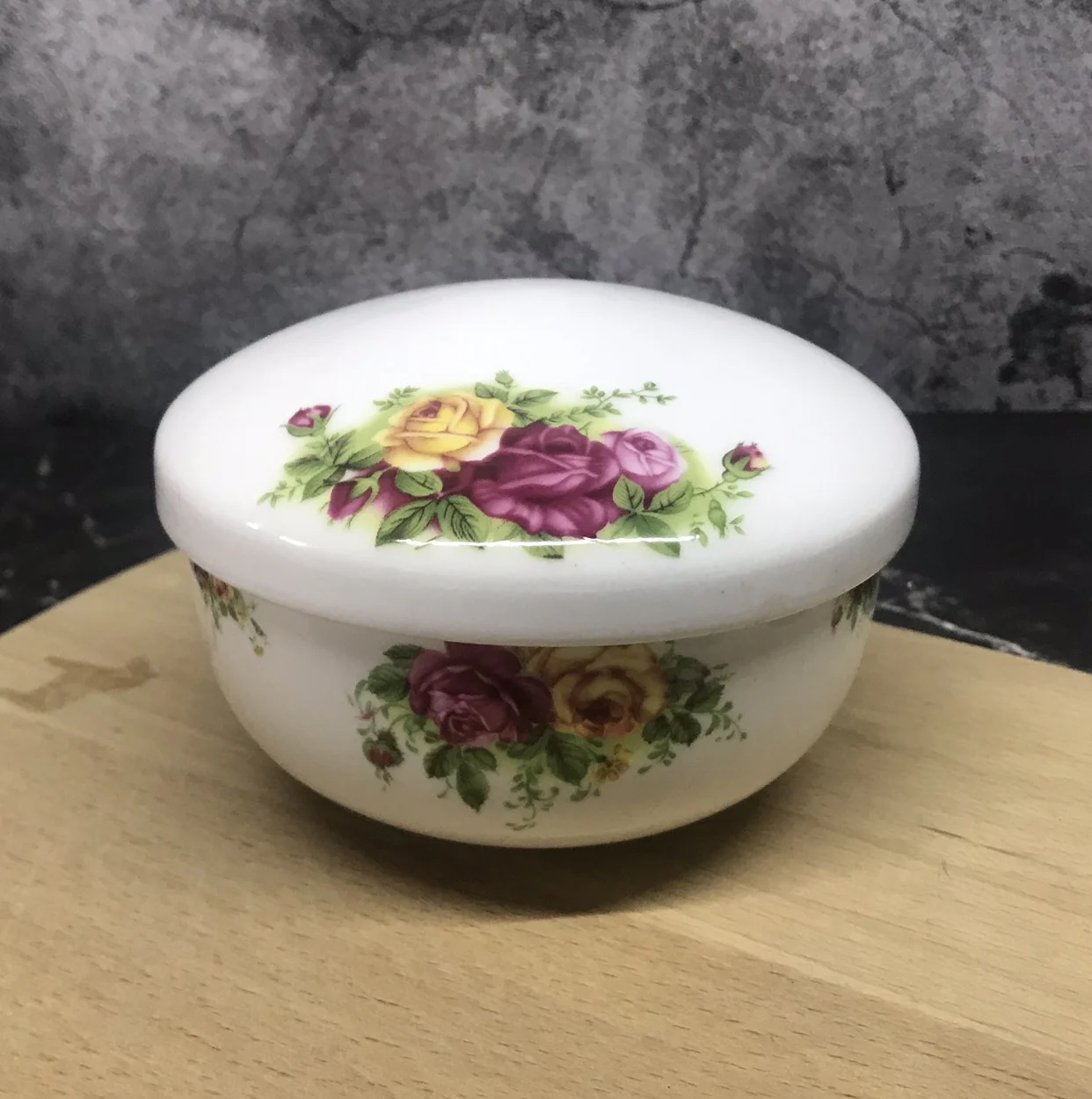 

Bone china rice bowl 4.5 inch Korean style rice bowl with lid and fresh-keeping bowl soup bowl