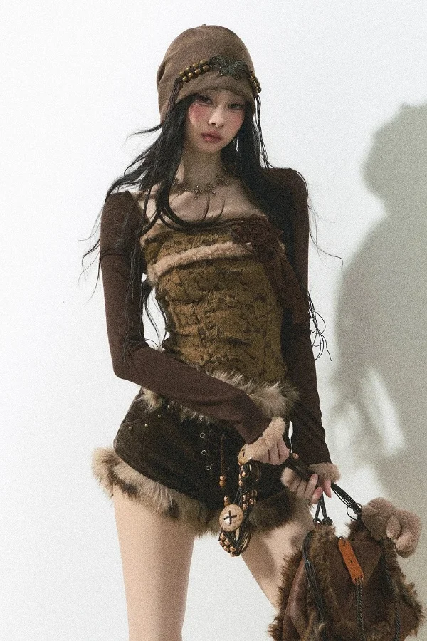 

​​Spring Edgy Knit Set Contrast Panel Top Fluffy Tie Waist Low Rise Shorts Coordinates Signature Designer Coordinates​​
