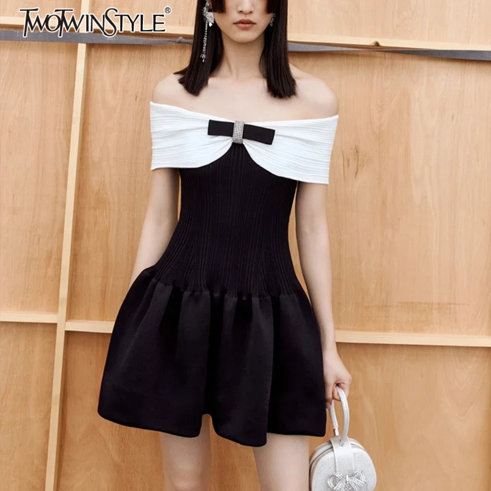 

TWOTWINSTYLE хит цвета для похудения сращенные 3D декоративные платья для женщин с вырезом на шее без рукавов лоскутное платье с оборками женское новое