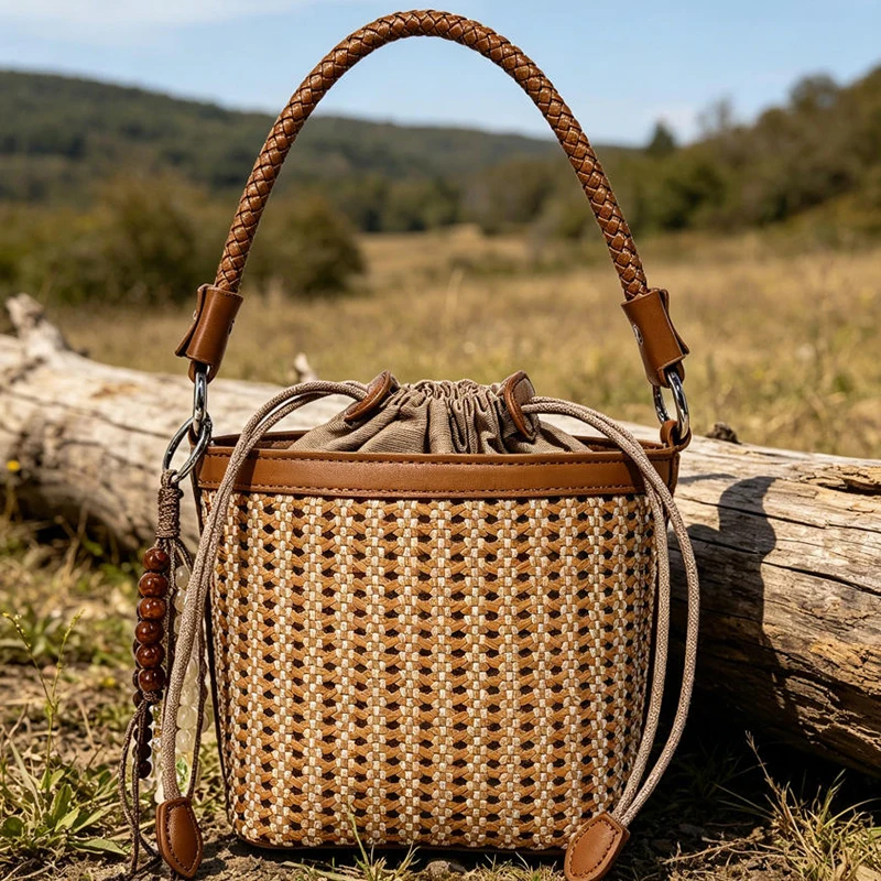 

Niche Design Hand-woven Bucket Bag Women Fashion Handbag Beach Vacation Basket Bag With Inner Pocket Simple Elegant Shoulder Bag