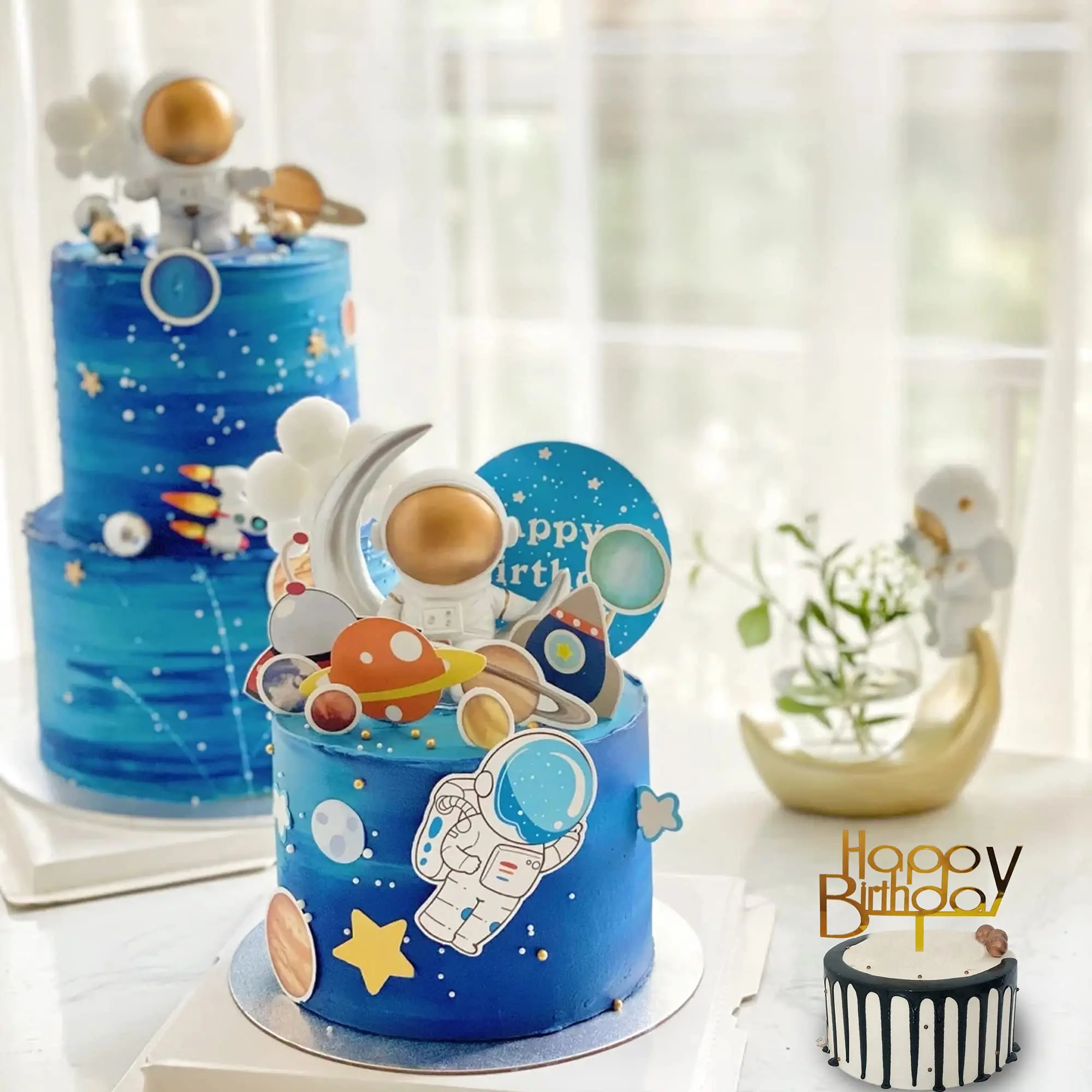 子供のための宇宙飛行士ケーキトッパー、ハッピーバースデーパーティー用品、アウタースペーステーマ、パーティーデコレーション、ミニ宇宙、惑星のイラスト