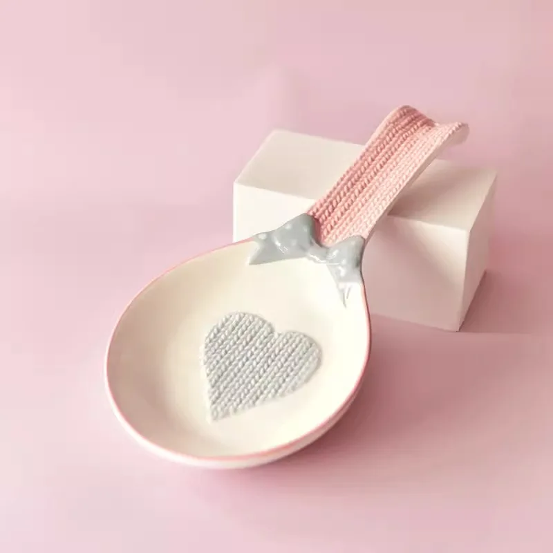 

Pink Girl Ceramic Heart Spoon Holder Modern Simple Household Creative Handicraft Spoon Holder Decoration Fashion Kitchen Storage